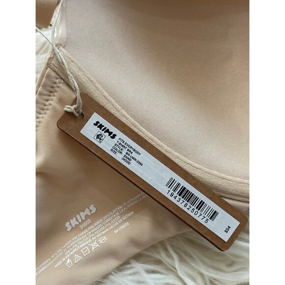 Skims Fits Everybody T-shirt Demi Bra Sand Size 34DDD - Picture 7 of 7